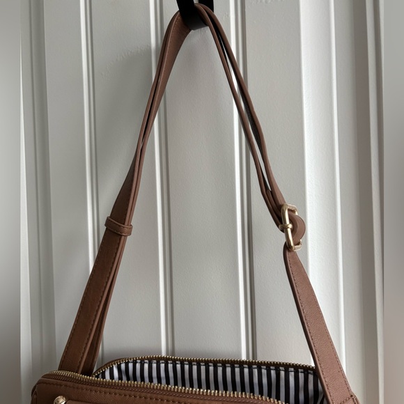 Miztique Brown Faux Leather Laptop Bag/Backpack - Picture 5 of 8